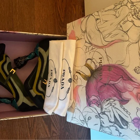 Prada from 2008 Spring summer collection, original dust bags,box and certificate - Picture 2 of 7